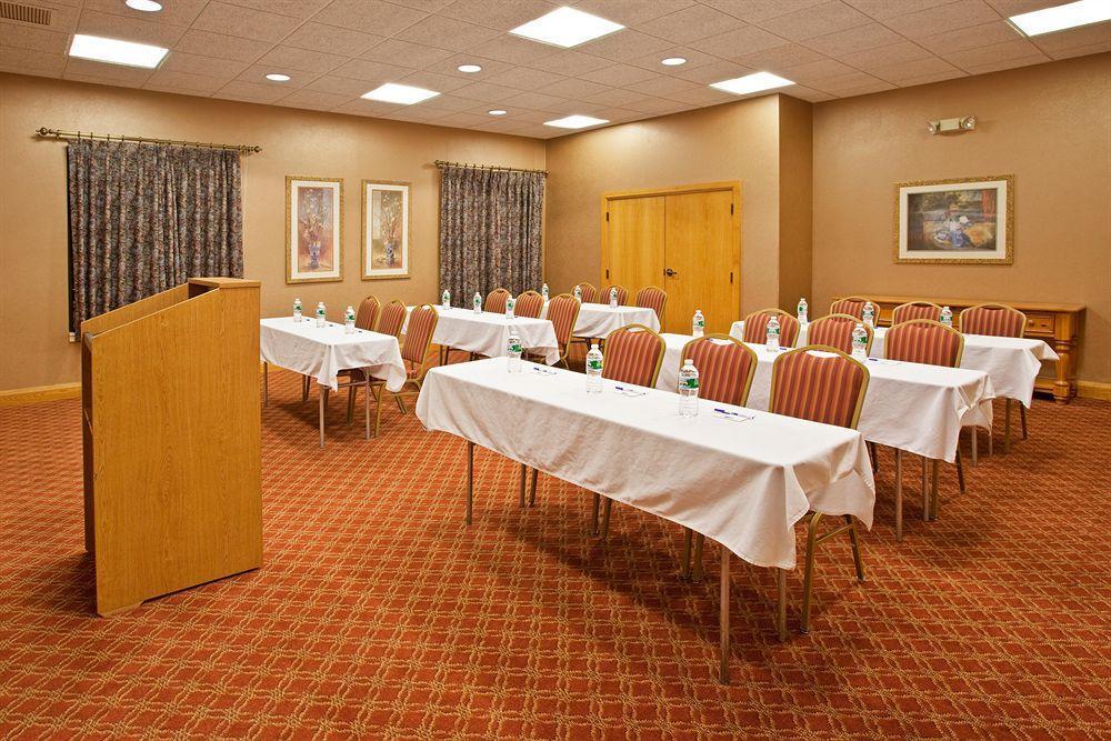 Holiday Inn Express & Suites Johnstown By Ihg Luaran gambar