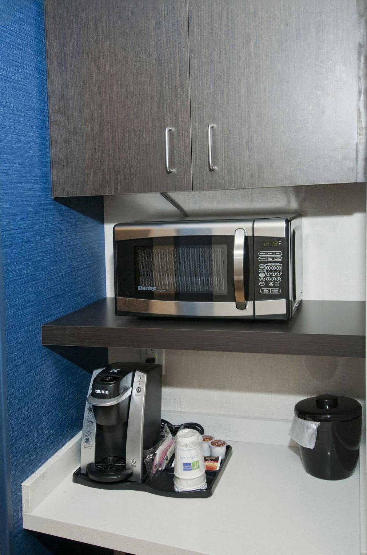 Holiday Inn Express & Suites Johnstown By Ihg Luaran gambar