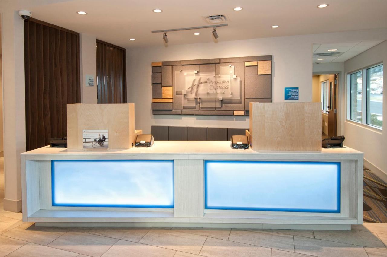 Holiday Inn Express & Suites Johnstown By Ihg Luaran gambar