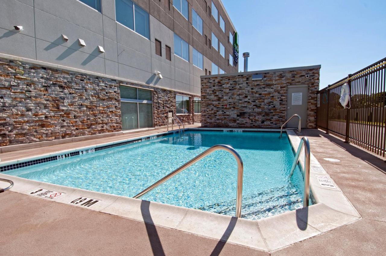 Holiday Inn Express & Suites Johnstown By Ihg Luaran gambar