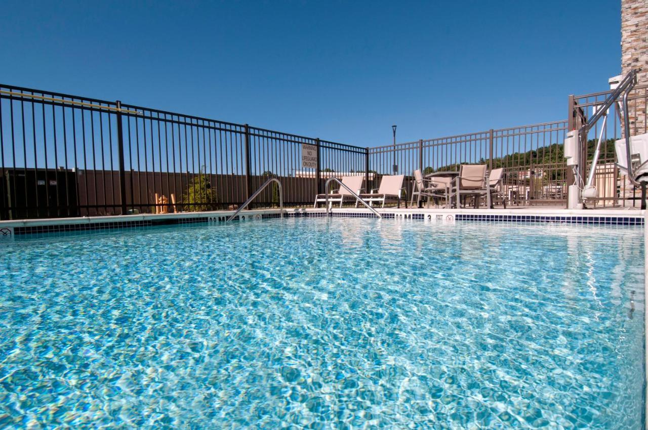 Holiday Inn Express & Suites Johnstown By Ihg Luaran gambar